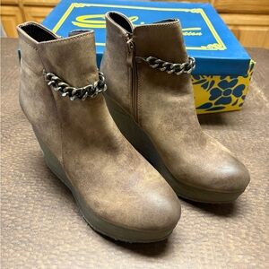Sbicca Brown Vintage Wedge Boots with Chain Detail